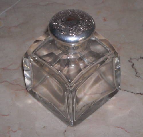 Boccetta In Vetro d'Epoca Con Tappo Metallico Argentato Inciso