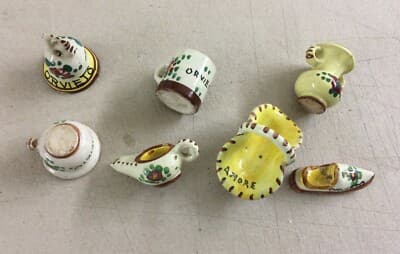Miniature Da Collezione, Presepio, Ceramica Floreale Di Orvieto, 7 Piccoli Oggetti