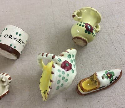 Miniature Da Collezione, Presepio, Ceramica Floreale Di Orvieto, 7 Piccoli Oggetti