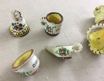 Miniature Da Collezione, Presepio, Ceramica Floreale Di Orvieto, 7 Piccoli Oggetti