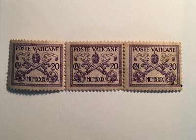 Filatelia: Francobolli Da Collezione Delle Poste Vaticane, Araldica, Triplo Francobollo