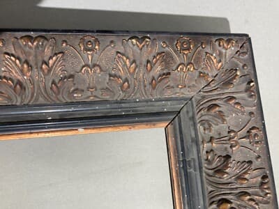 Cornice Antica In Legno Con Decori Floreali In Rilievo