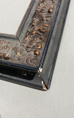 Cornice Antica In Legno Con Decori Floreali In Rilievo