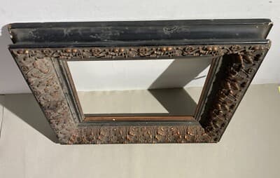 Cornice Antica In Legno Con Decori Floreali In Rilievo