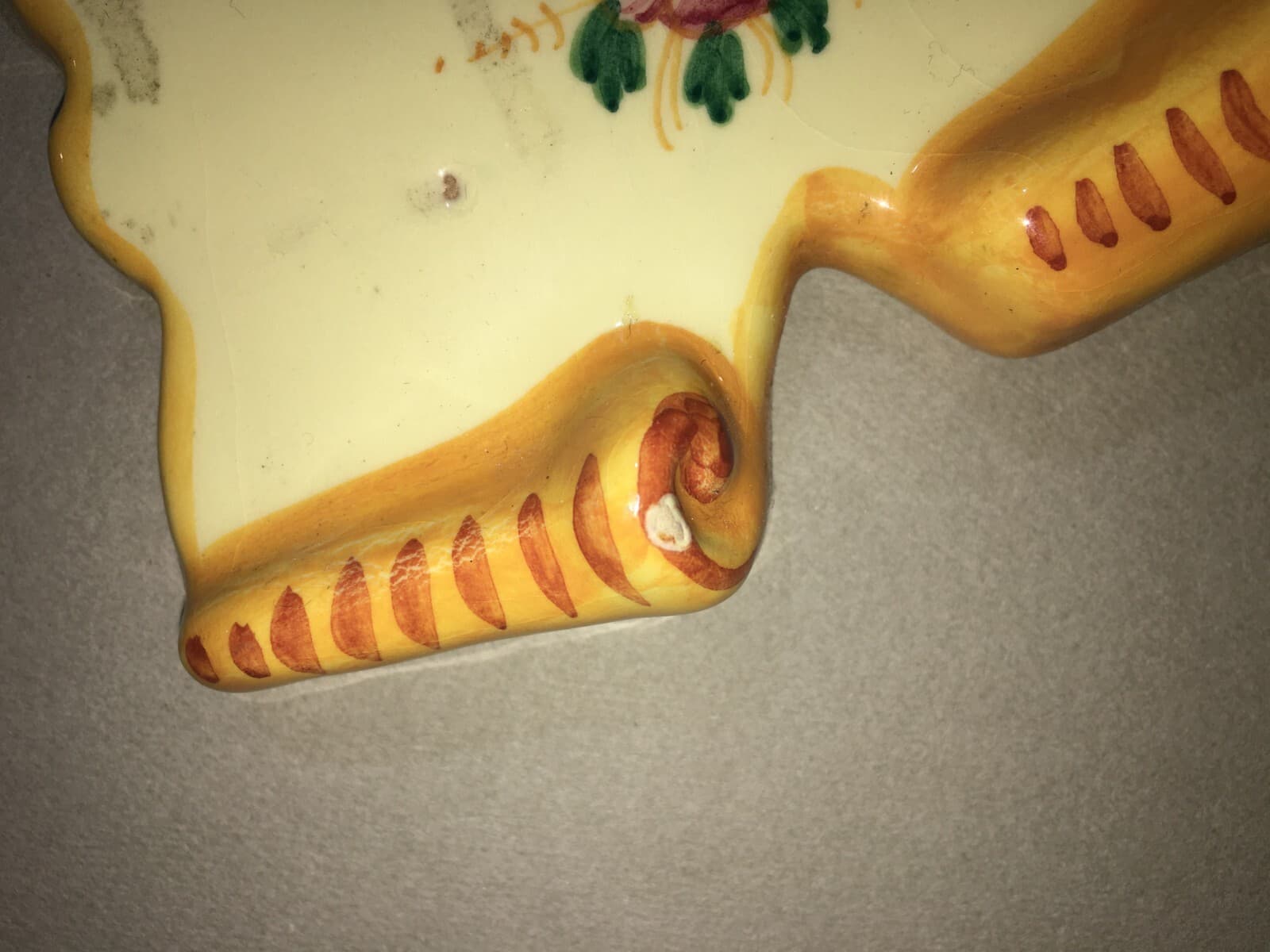 Folklore, Antropologia, Ceramica Da Collezione Con Decori Floreali, Deruta, Grazia