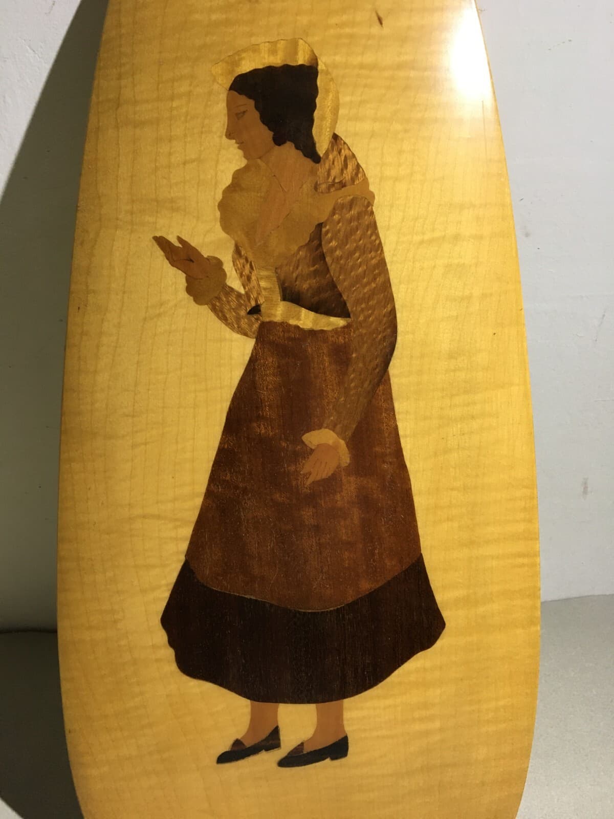 Arte Popolare: Costume Femminile, Pannello In Intarsio Ligneo Decorativo (Trani)