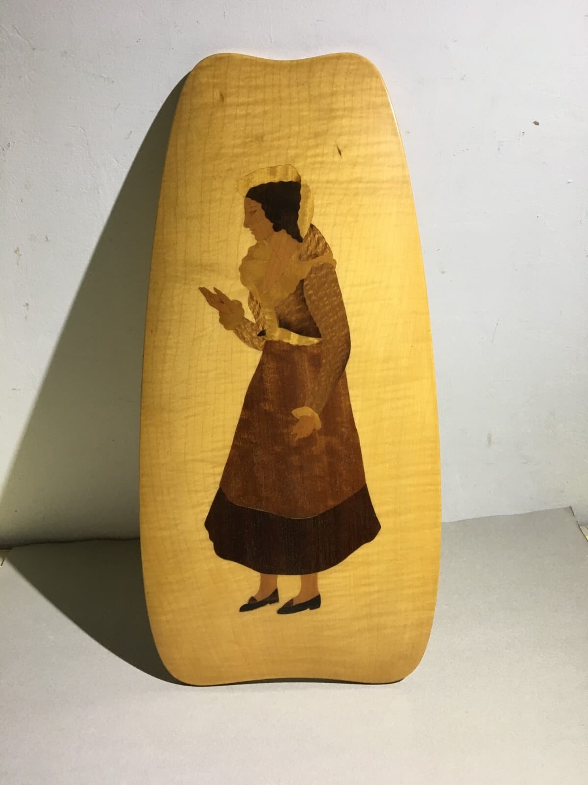 Arte Popolare: Costume Femminile, Pannello In Intarsio Ligneo Decorativo (Trani)