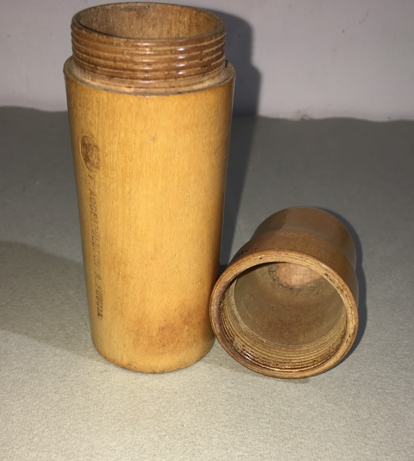 Farmacia: Antico Astuccio Per Medicinali In Legno Tornito (20 Grammi)