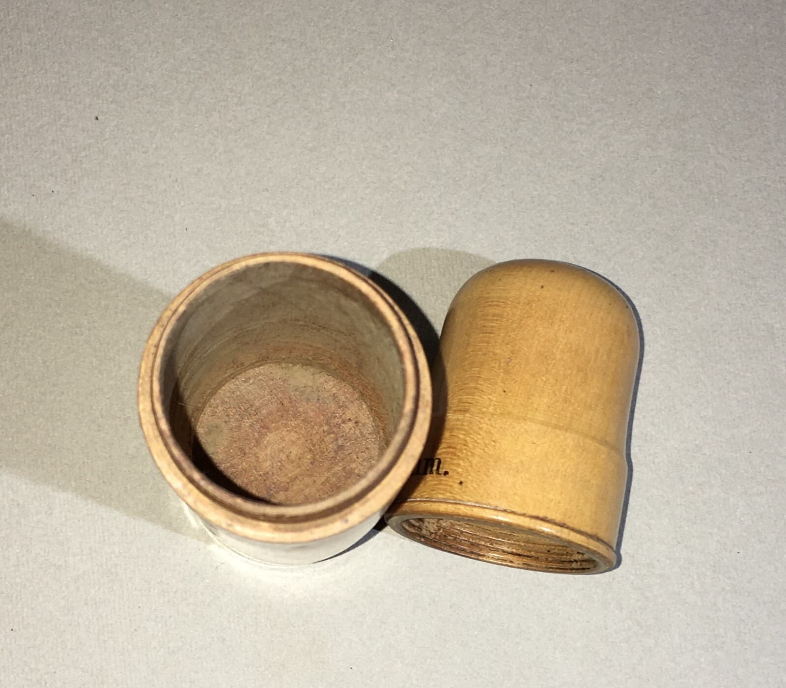 Farmacia: Antico Astuccio Per Medicinali In Legno Tornito (20 Grammi)