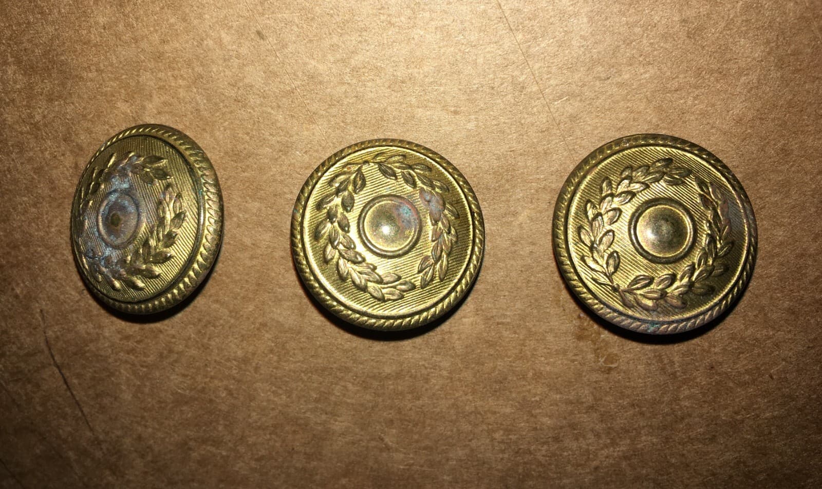 Militaria, Araldica, Bottoni Antichi Da Collezione