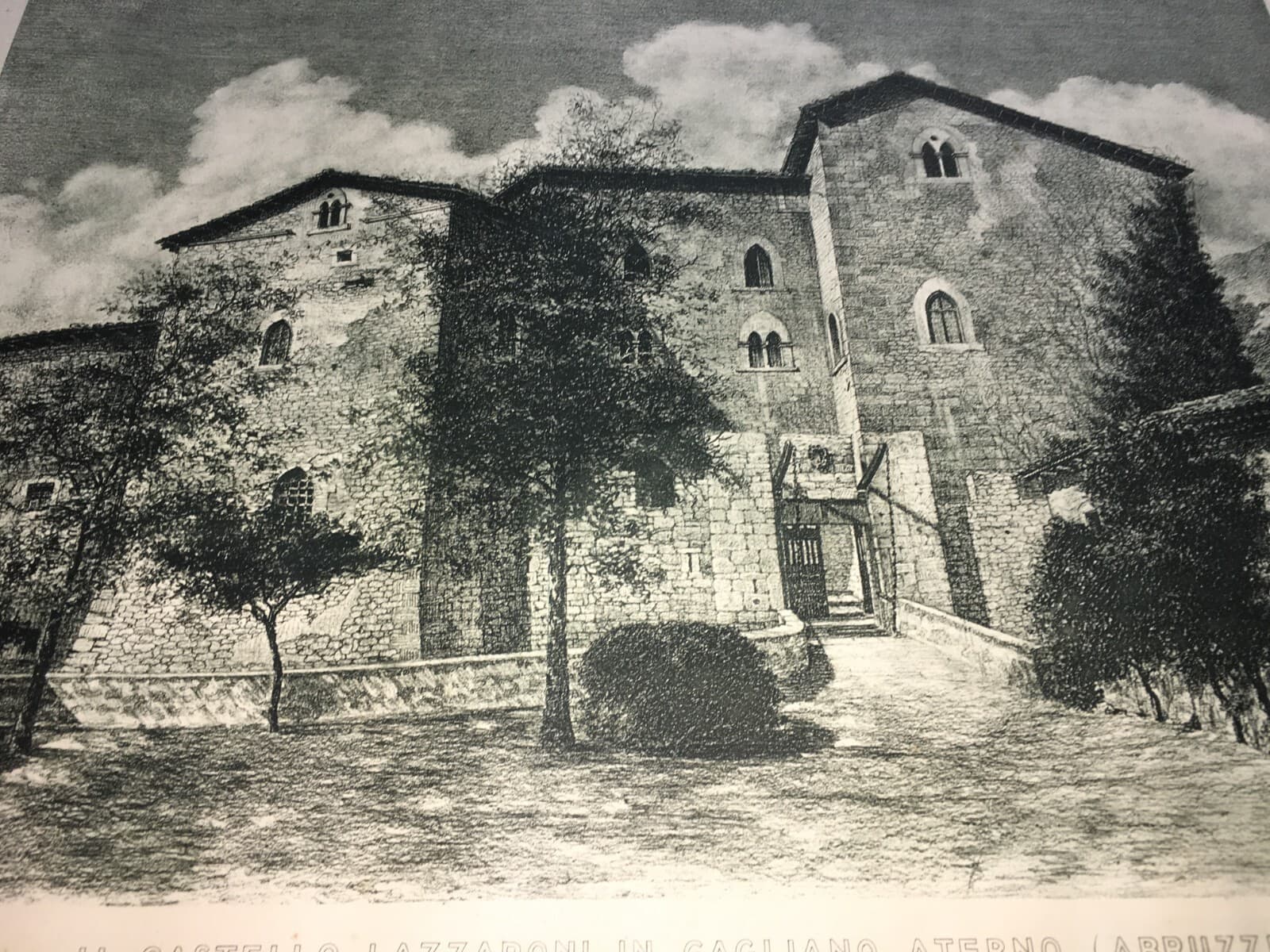 Abruzzo: Architettura, Castello Lazzaroni, Gagliano Aterno. Grande Veduta, Zaccagna