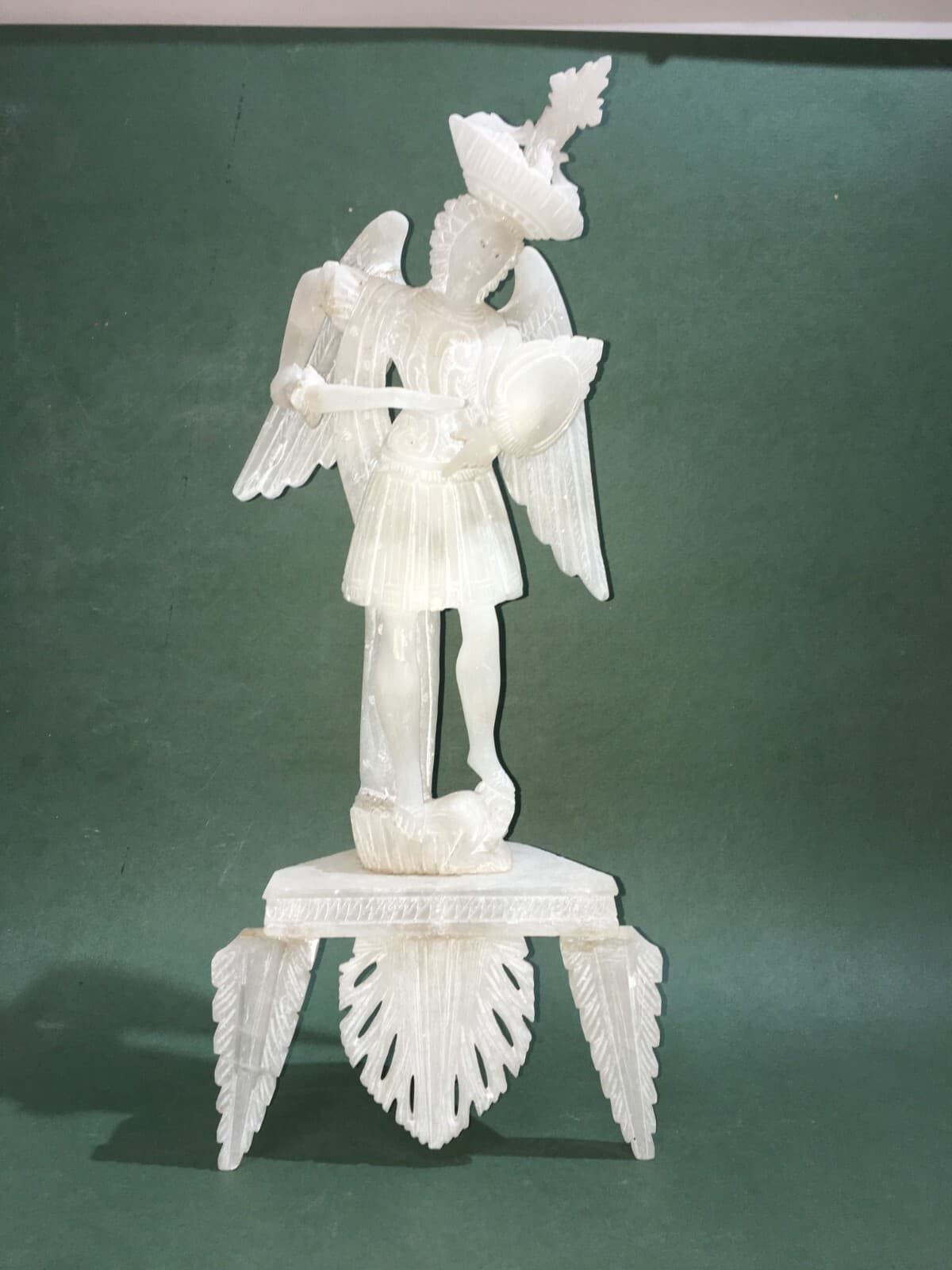 Arte Popolare Devozionale: Scultura Di San Michele Arcangelo In Alabastro