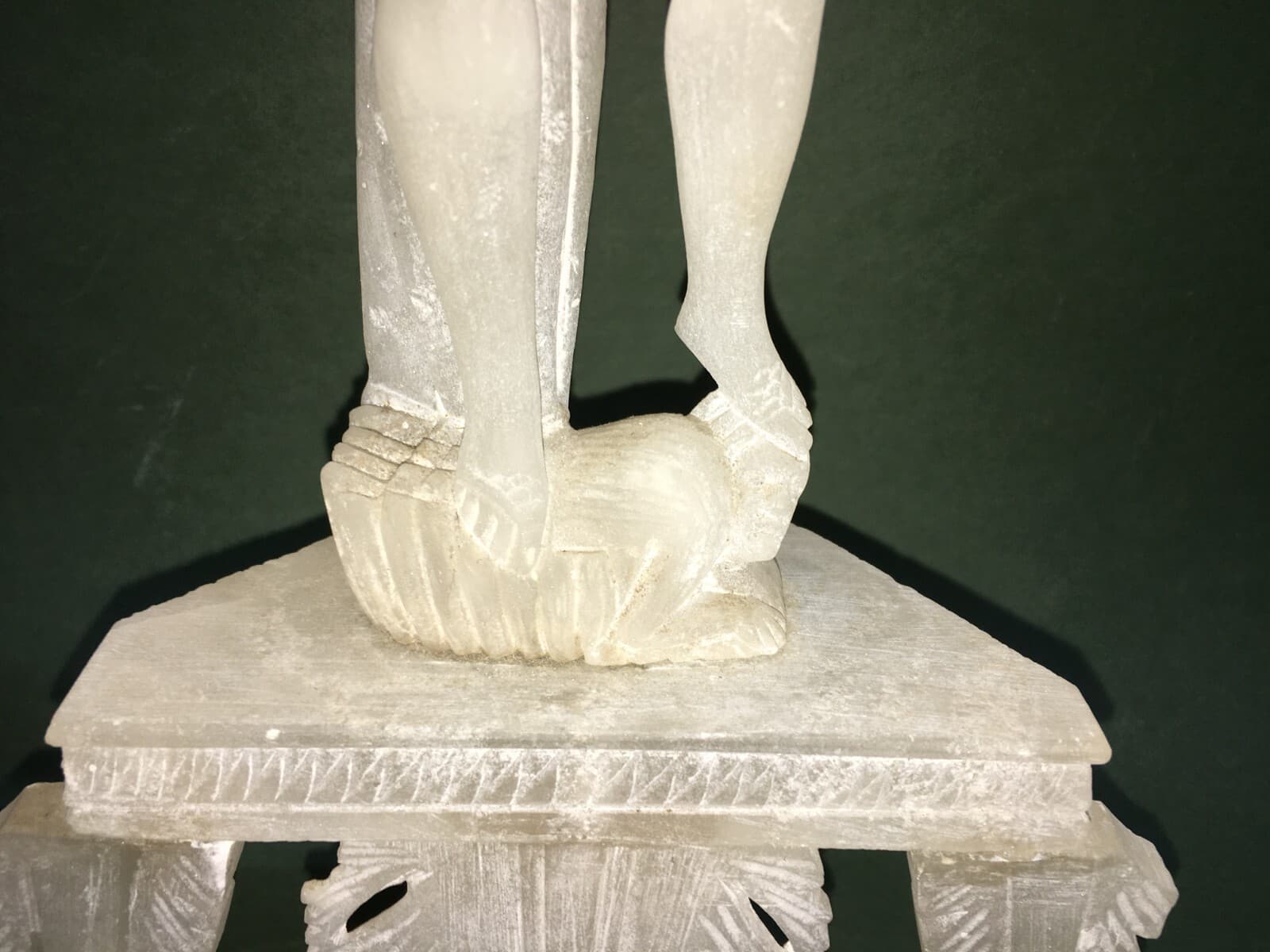 Arte Popolare Devozionale: Scultura Di San Michele Arcangelo In Alabastro