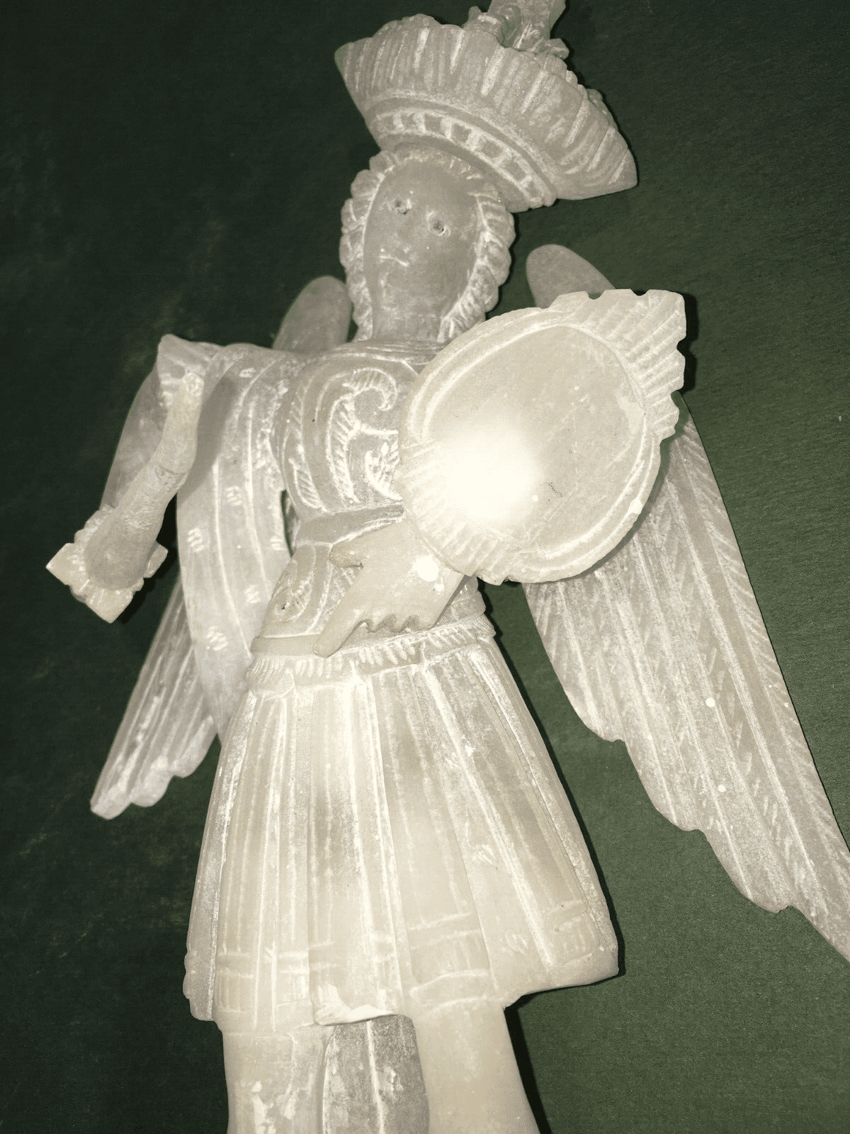 Arte Popolare Devozionale: Scultura Di San Michele Arcangelo In Alabastro