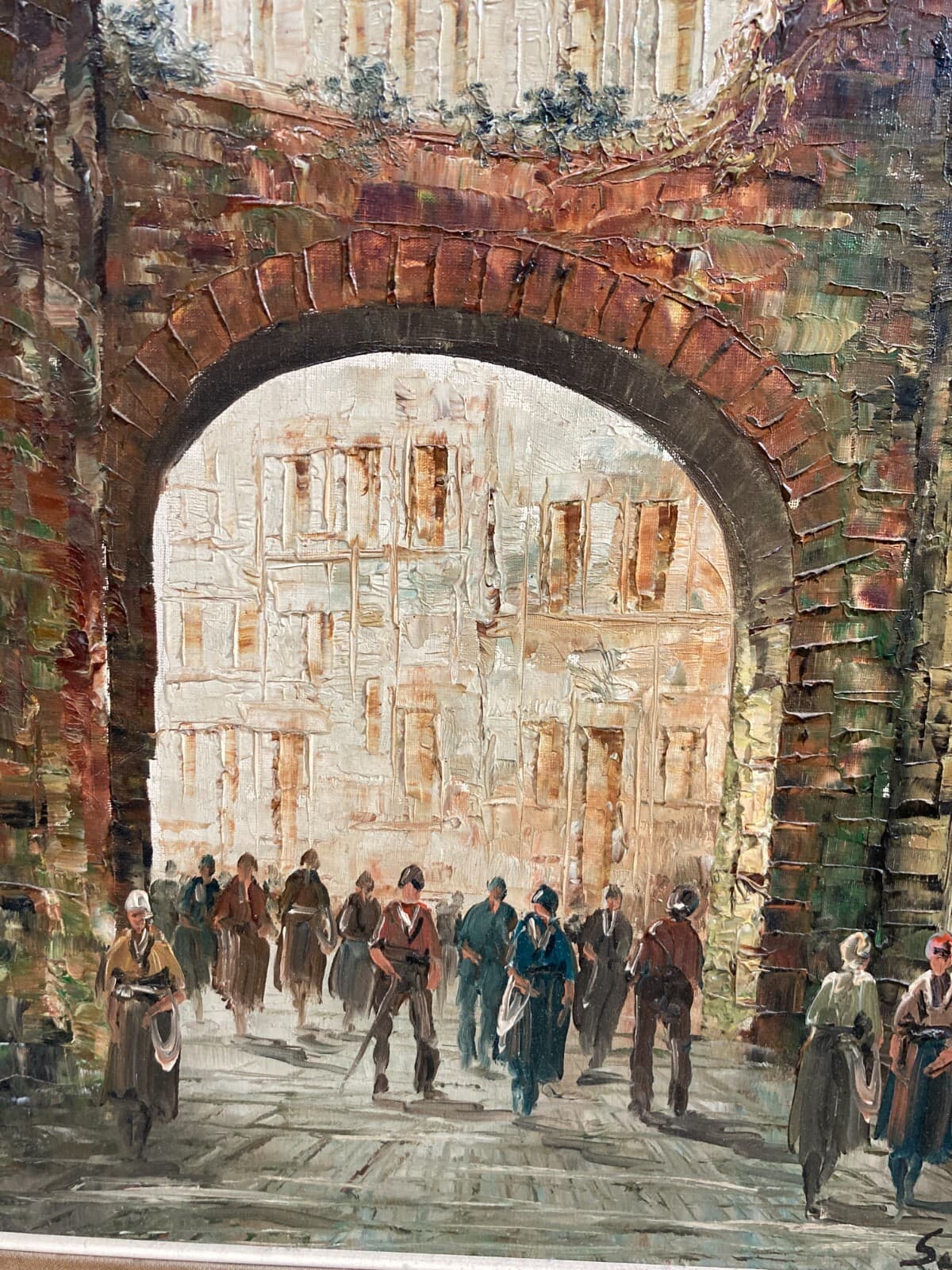 Arte   Artisti Del '900   Veduta Animata Di Paese Con Arco   Dipinto Firmato