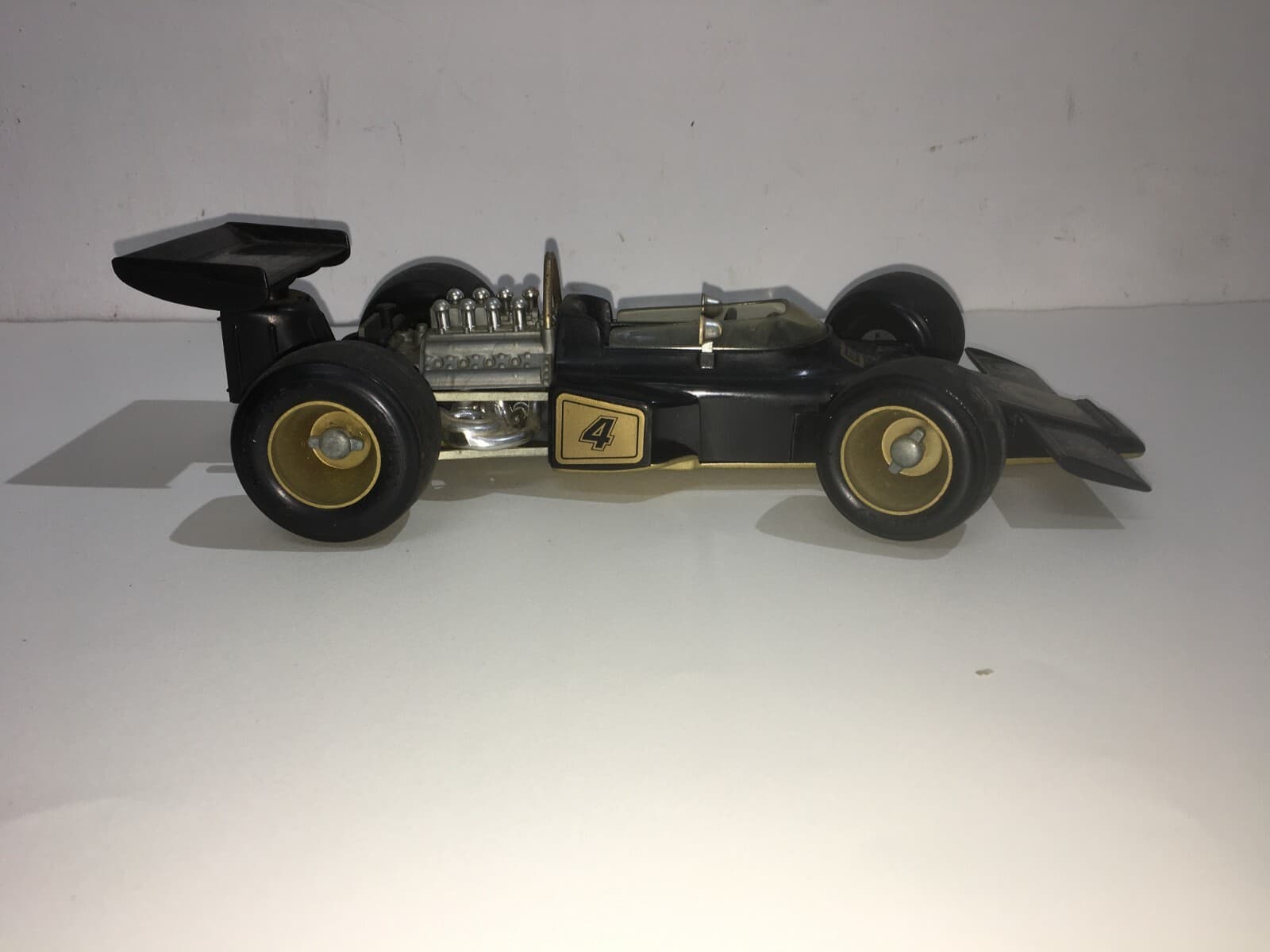 Automobilismo: Automobilina Da Collezione Lotus John Player Special Texaco Schuco