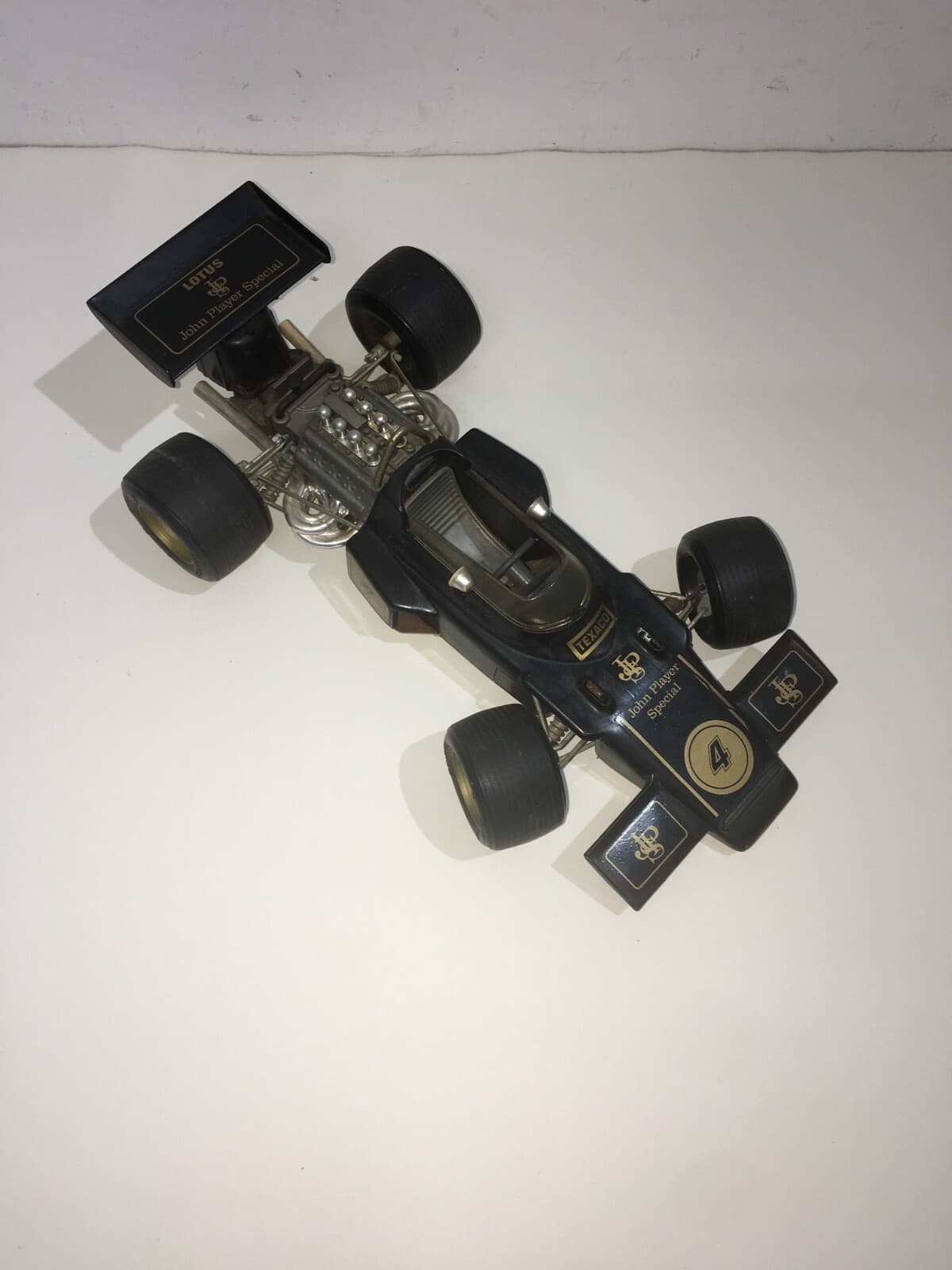 Automobilismo: Automobilina Da Collezione Lotus John Player Special Texaco Schuco