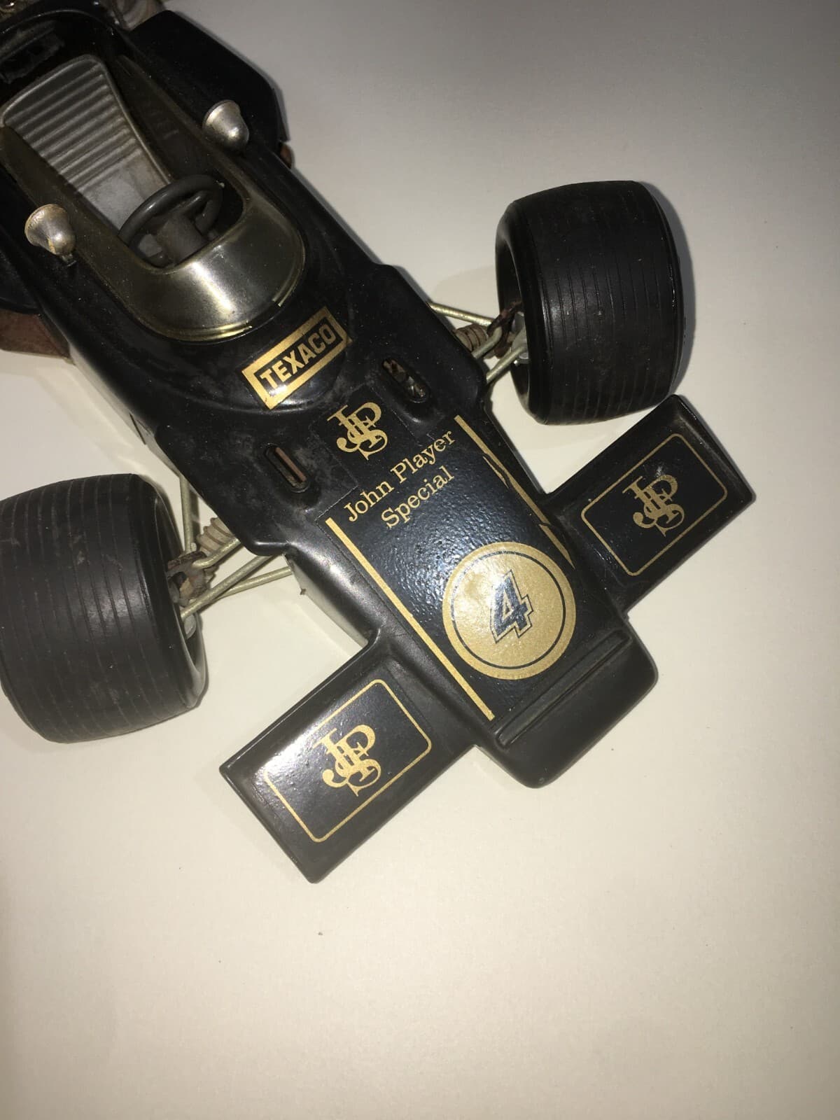 Automobilismo: Automobilina Da Collezione Lotus John Player Special Texaco Schuco