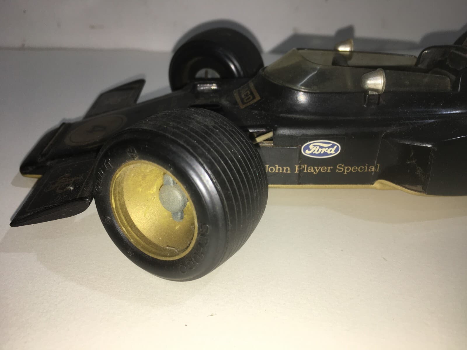 Automobilismo: Automobilina Da Collezione Lotus John Player Special Texaco Schuco