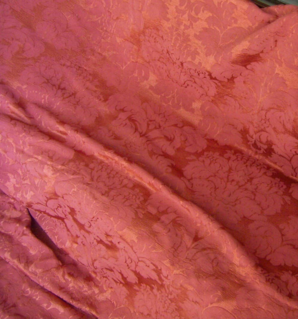 Antico Tessuto: Drappeggio, Tendaggio E Tappezzeria d'Epoca