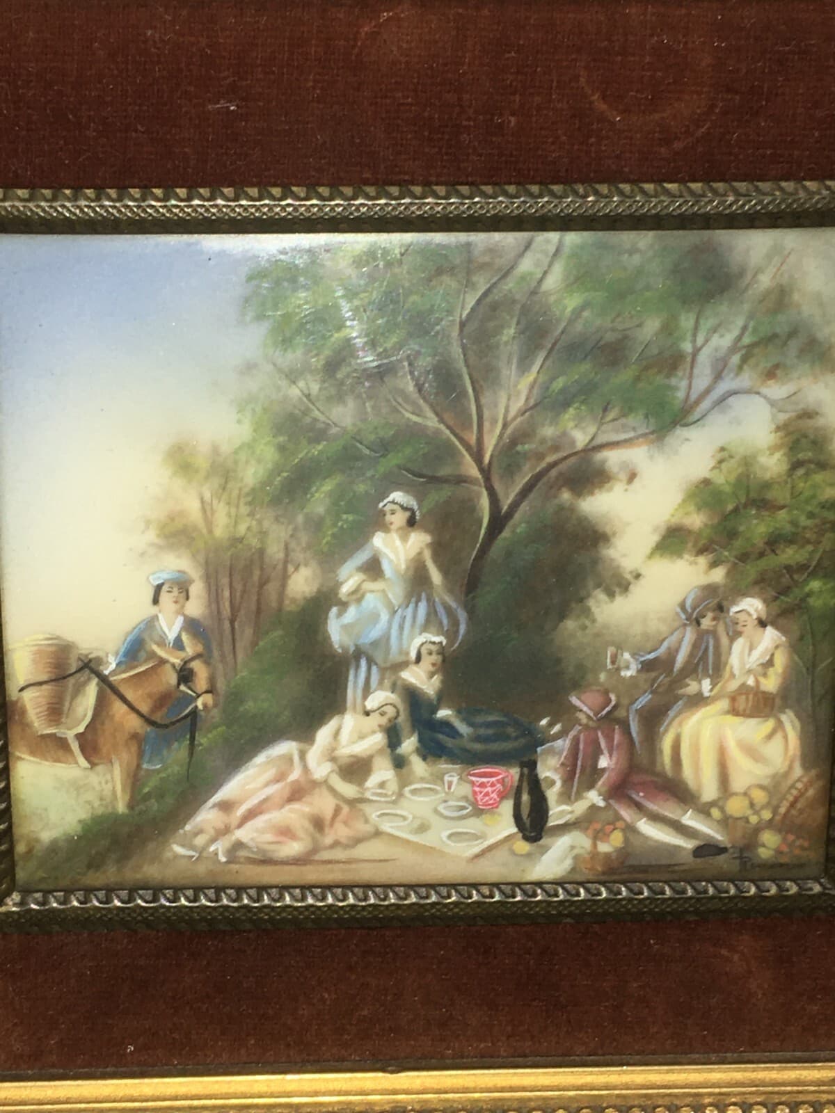 Miniatura Dipinta Con Scena Di Picnic E Donne In Abito d'Epoca