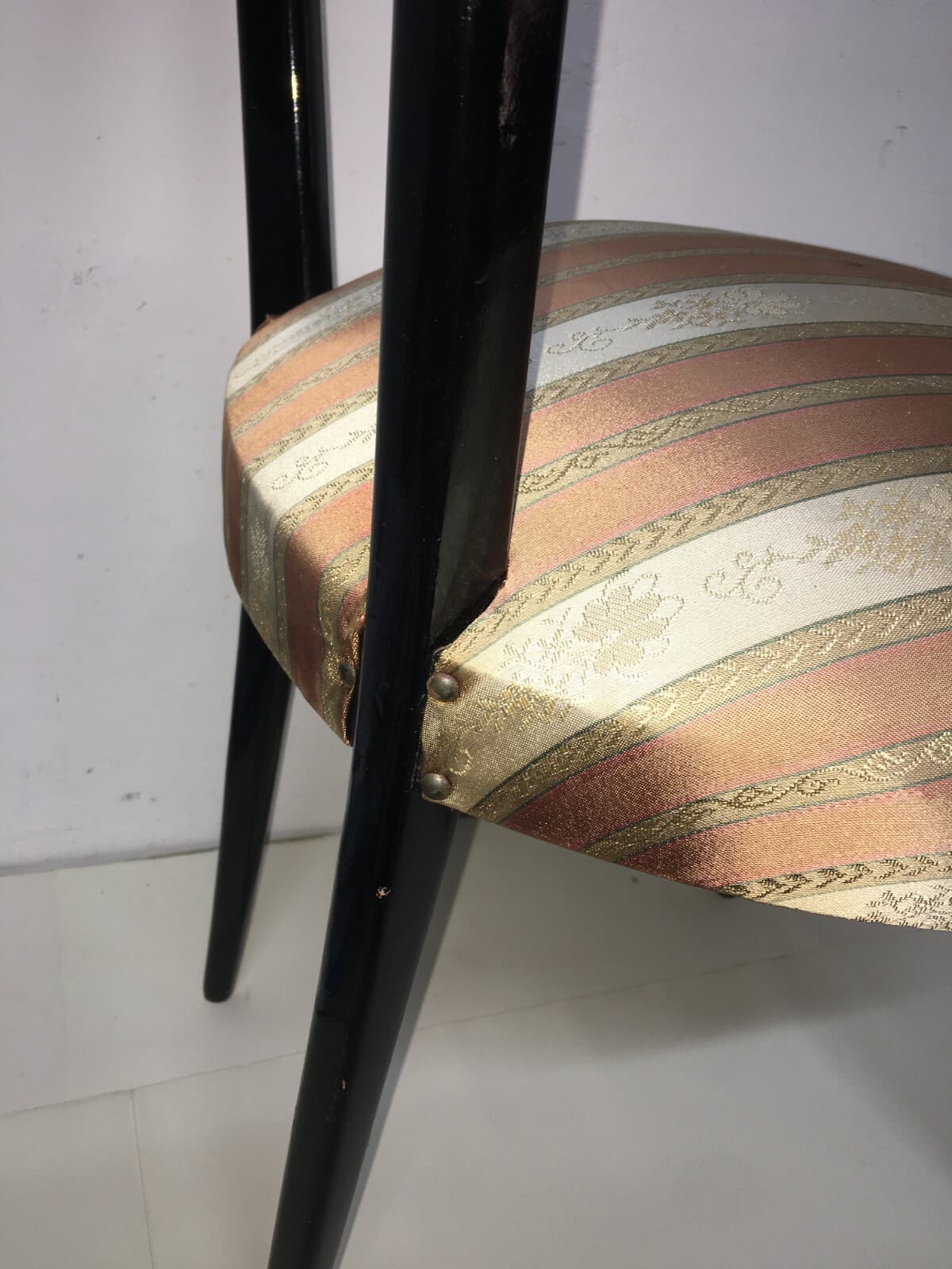 Sedia Stilizzata d'Epoca Da Restaurare (modernariato Design)