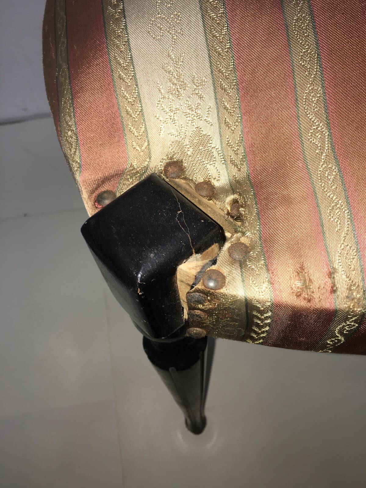 Sedia Stilizzata d'Epoca Da Restaurare (modernariato Design)