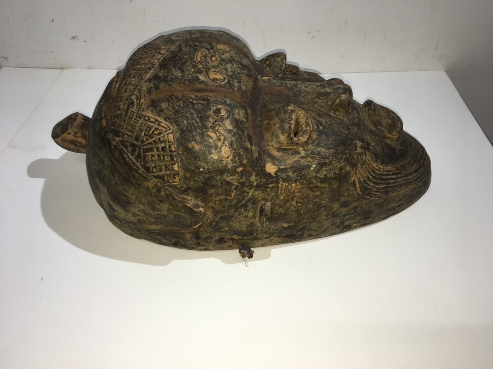 Maschera Africana In Scultura Lignea (arte Tribale)