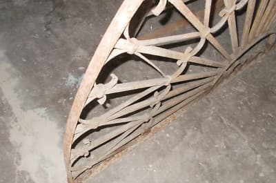 Ferro Battuto: Grande Sovrapporta Antica Decorativa, Da Restaurare