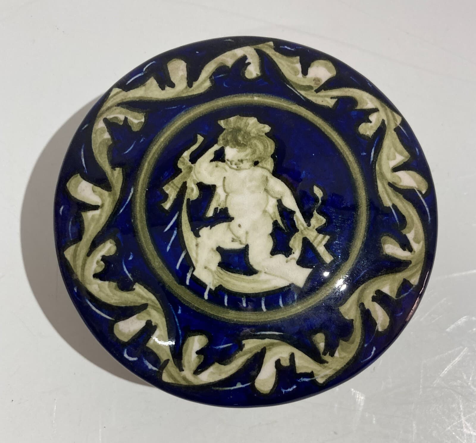 Ciotola Decorativa In Ceramica Di Urbino, E. Mari, Decoro Con Cupido