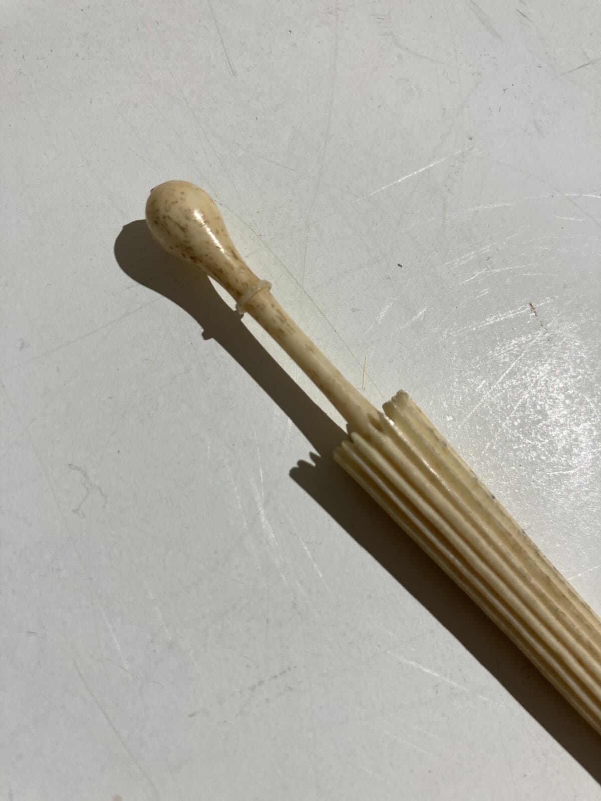 Agoraio Antico A Forma Di Ombrello In Osso