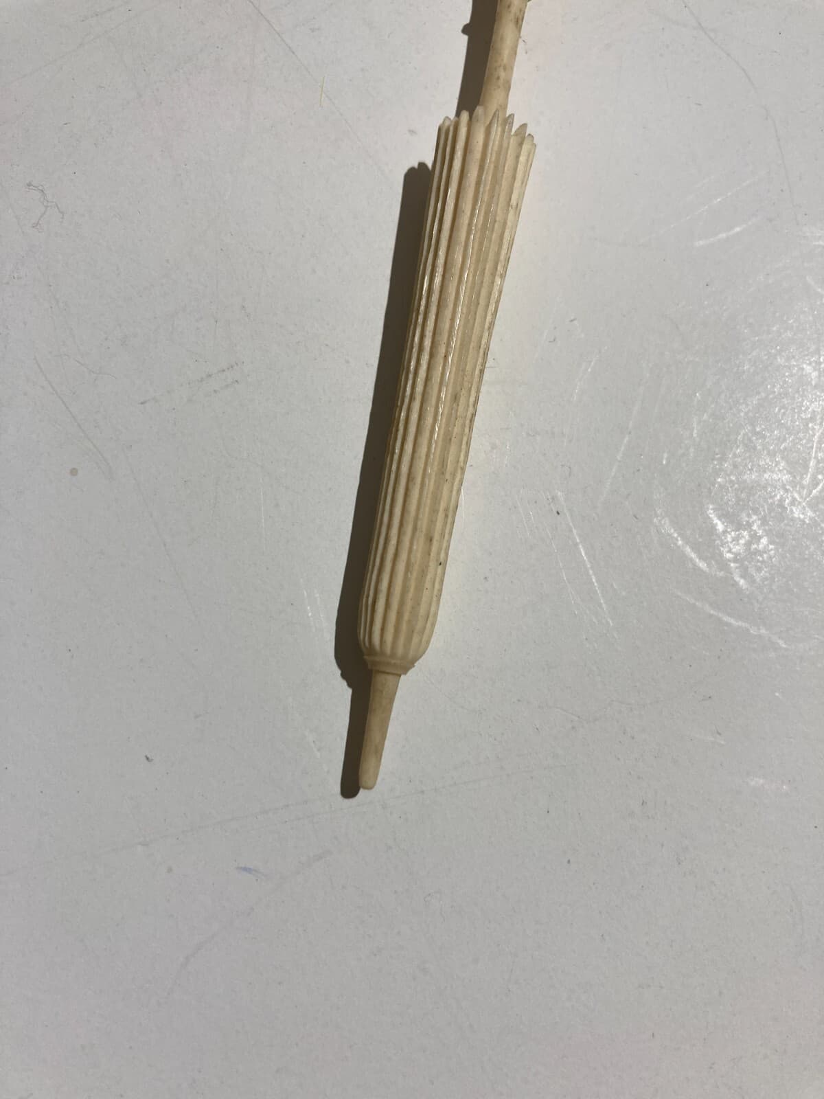 Agoraio Antico A Forma Di Ombrello In Osso