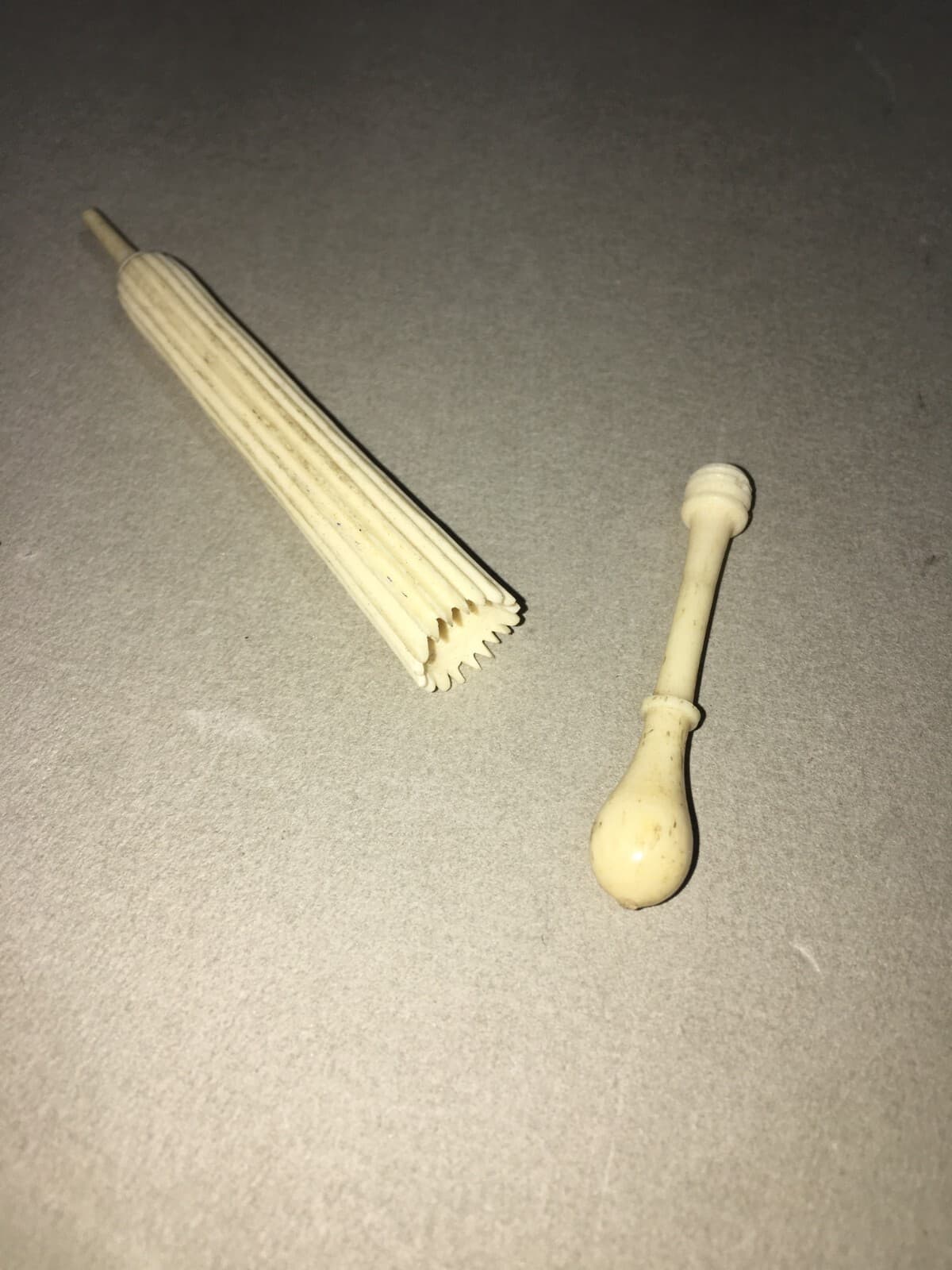 Agoraio Antico A Forma Di Ombrello In Osso