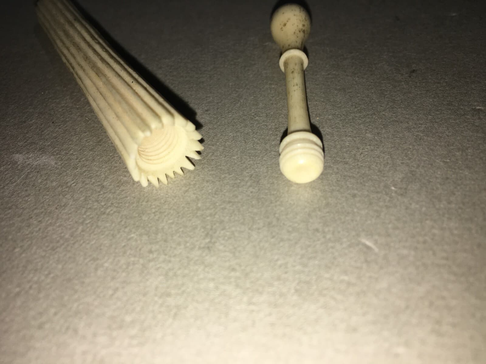 Agoraio Antico A Forma Di Ombrello In Osso