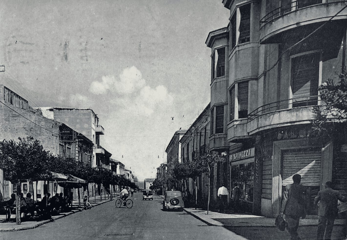 Molise, Termoli: Veduta d'Epoca Animata Di Corso Nazionale Con Automobili E Negozio Spinozzi