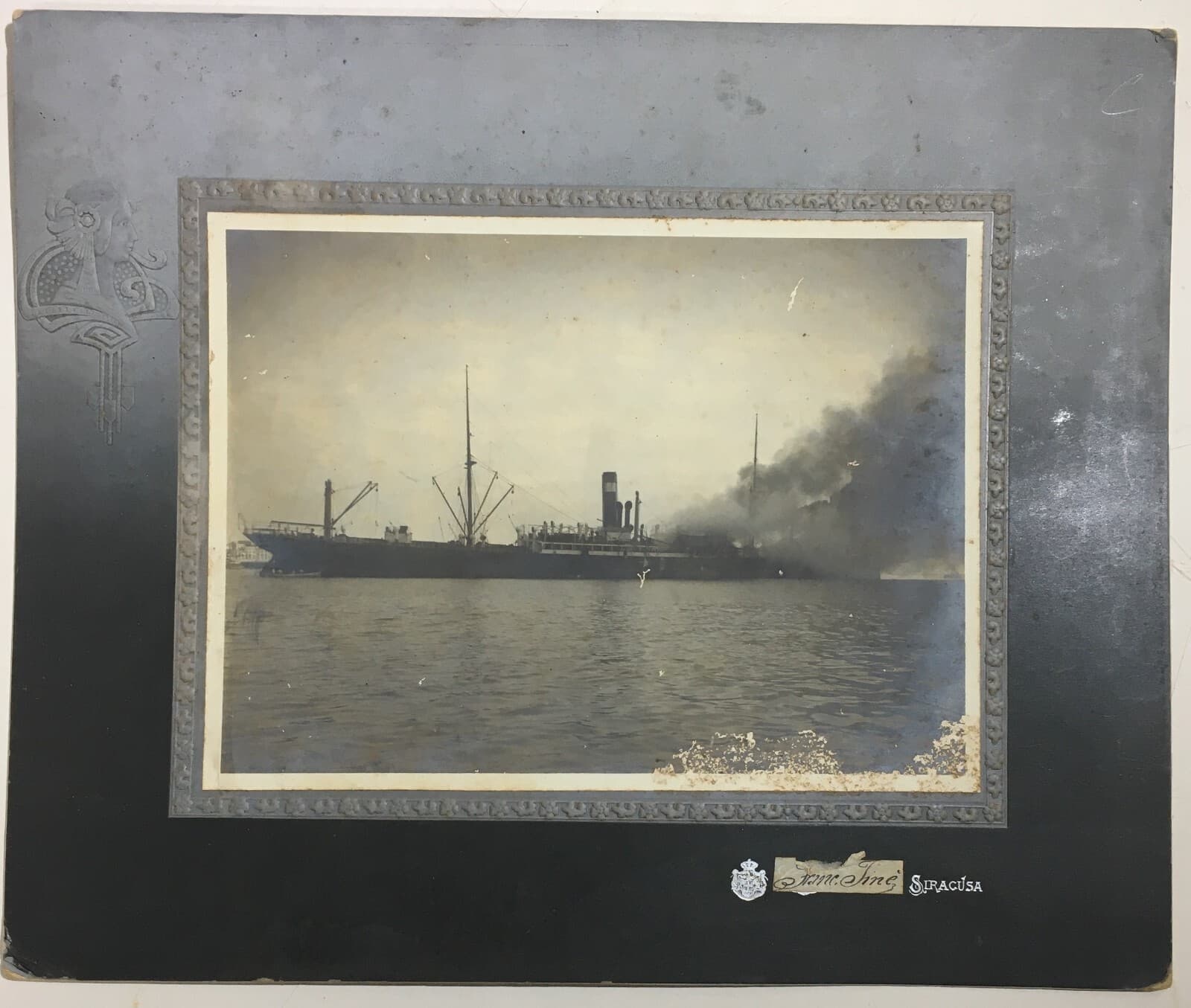 Incendio A Bordo Di Una Nave, Siracusa. Fotografia Originale Di Francesco Tinè