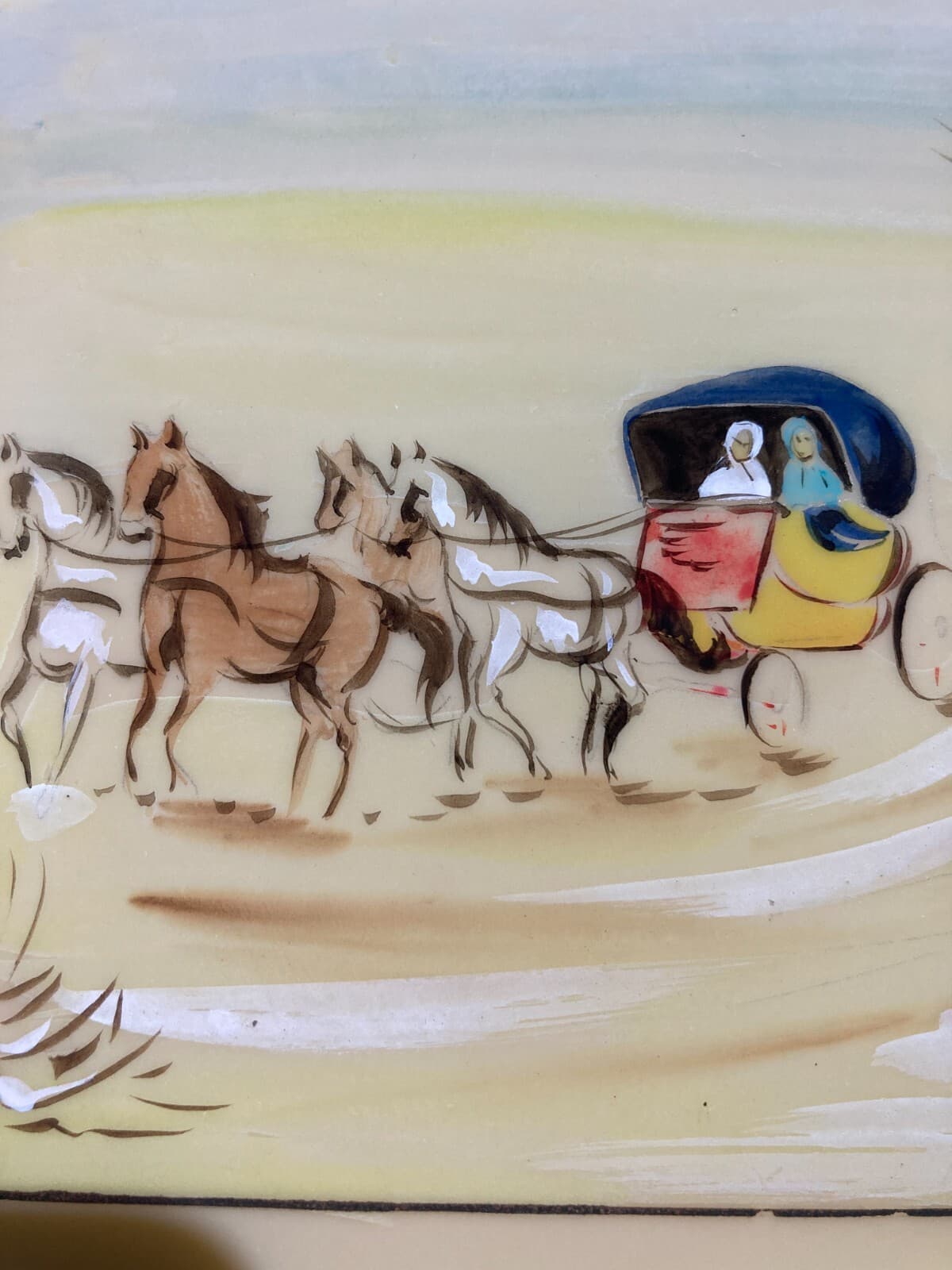 Scena Con Carrozza E Figure Femminili In Abito d'Epoca. Dipinto A Tempera Su Supporto Plastico