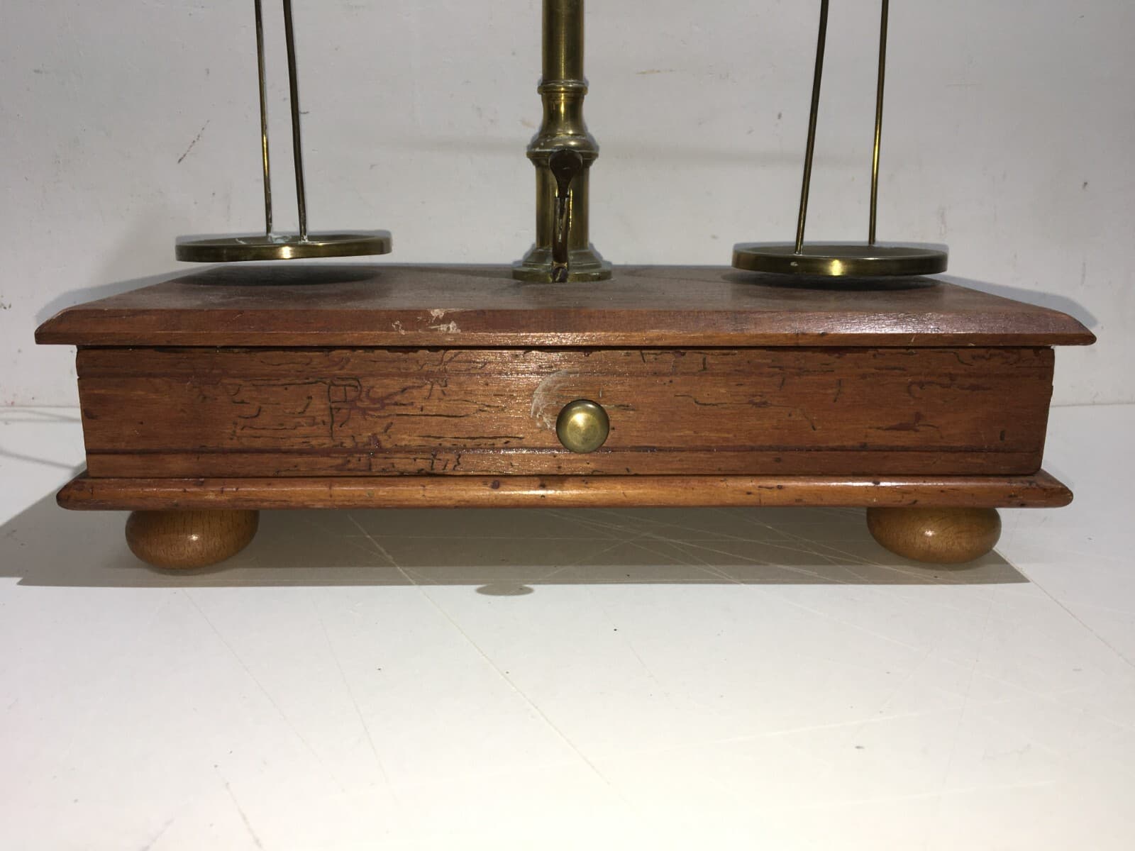 Bilancia Antica Con Pesi Per Farmacia E Oreficeria