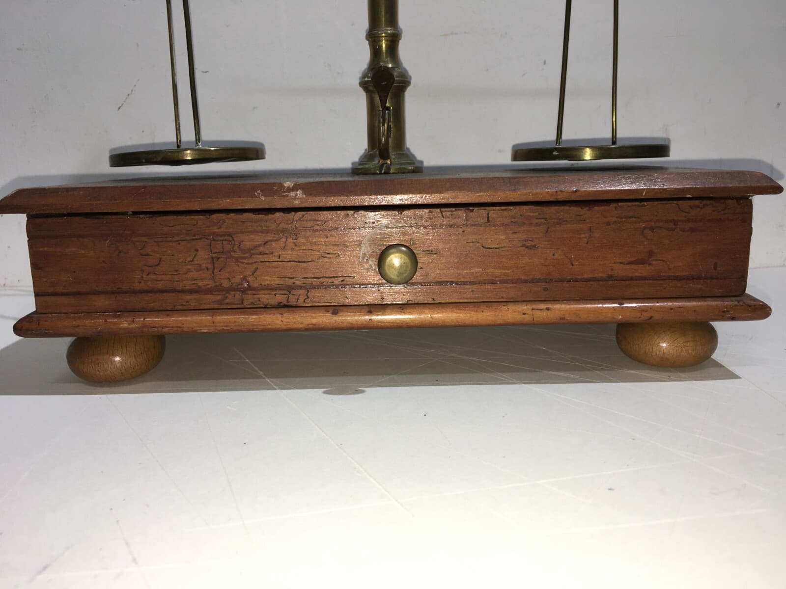 Bilancia Antica Con Pesi Per Farmacia E Oreficeria