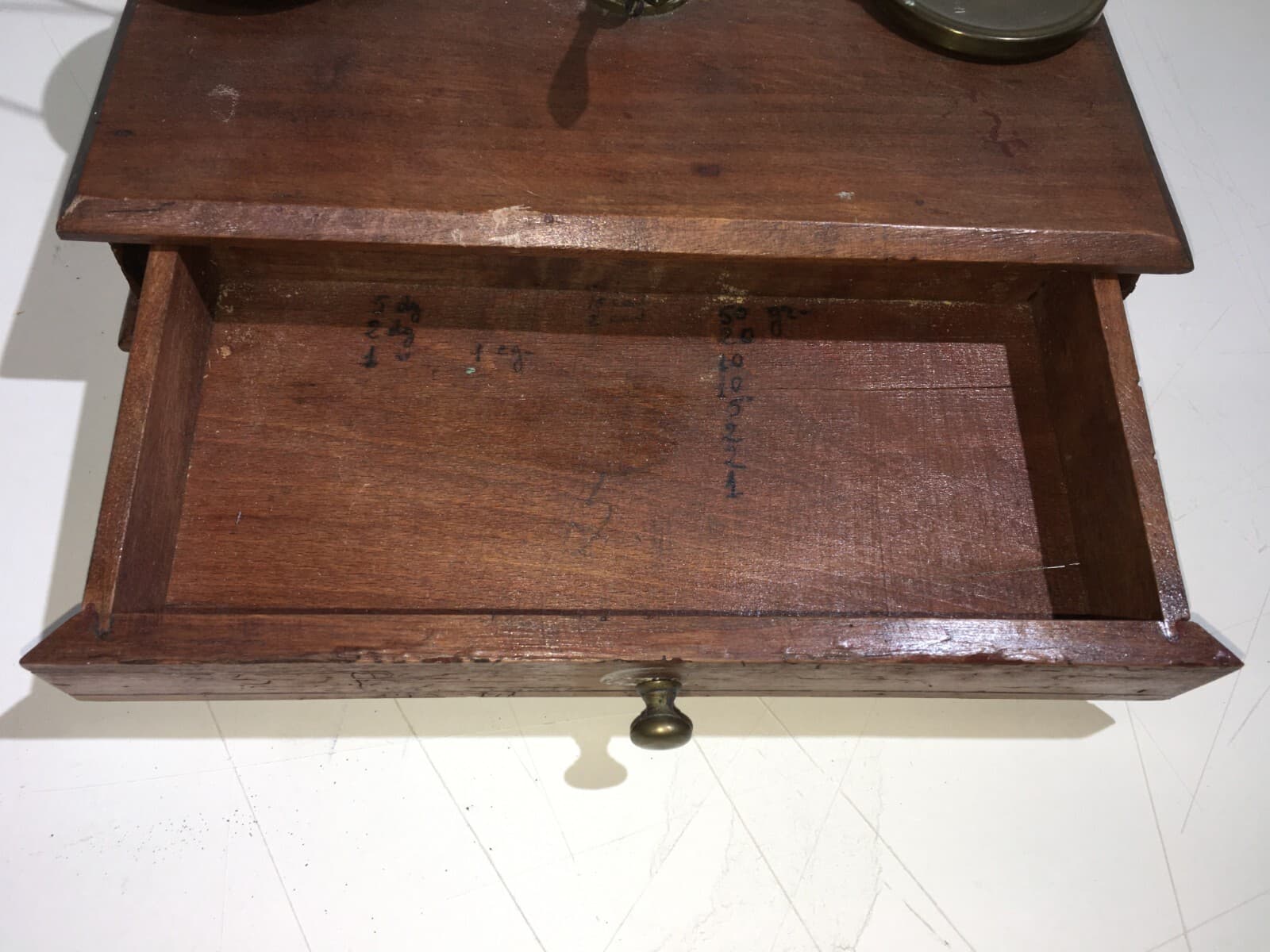 Bilancia Antica Con Pesi Per Farmacia E Oreficeria