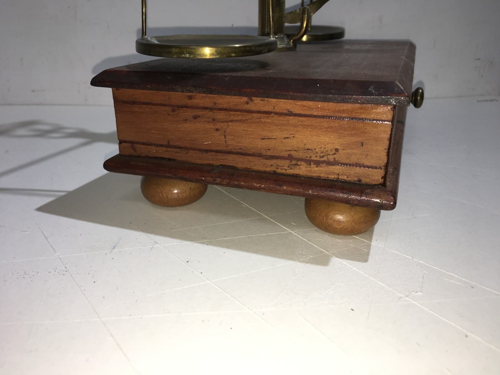 Bilancia Antica Con Pesi Per Farmacia E Oreficeria