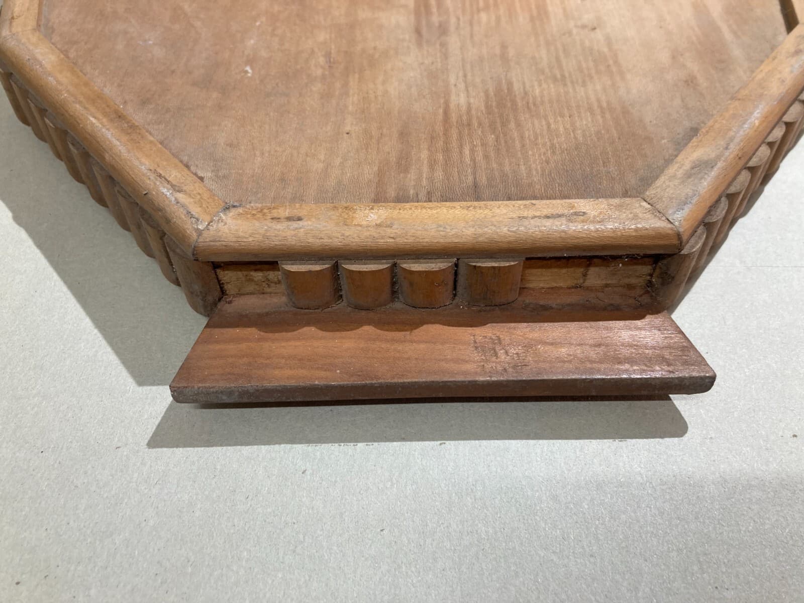 Grande Vassoio Dodecagonale In Legno Intarsiato Di Gusto Art Déco