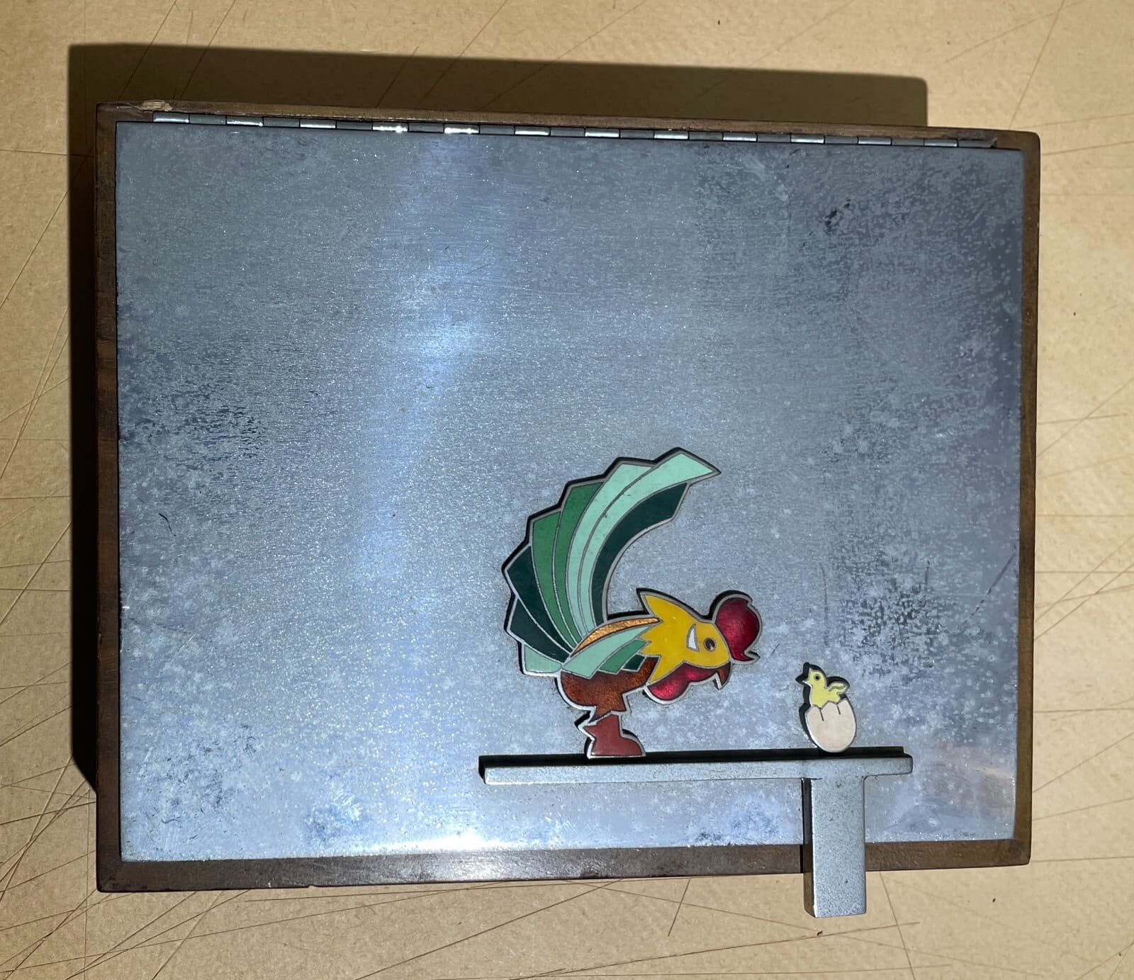 Arti Decorative Del '900: Scatola Porta Gioie Con Gallina E Pulcino