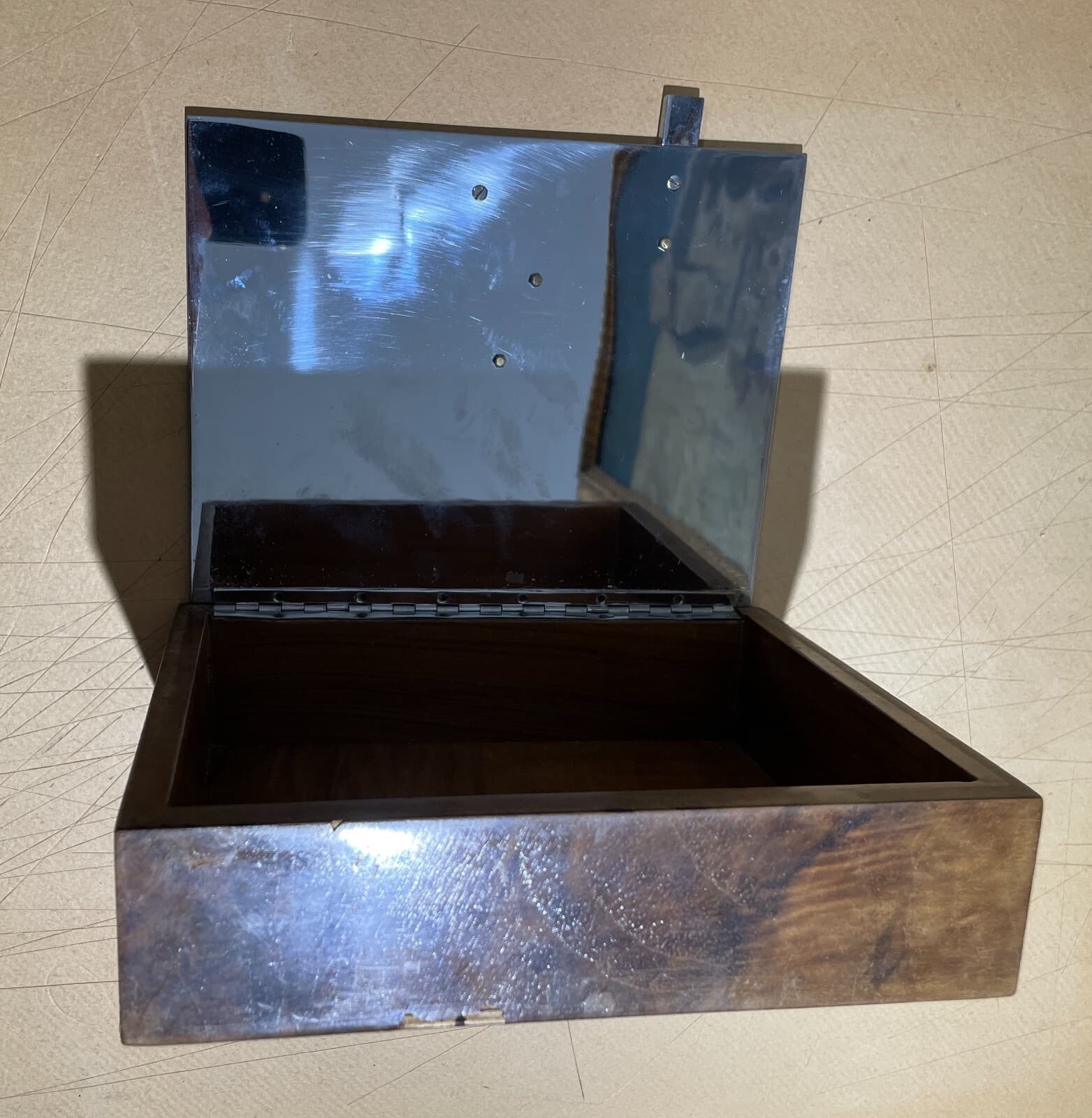 Arti Decorative Del '900: Scatola Porta Gioie Con Gallina E Pulcino