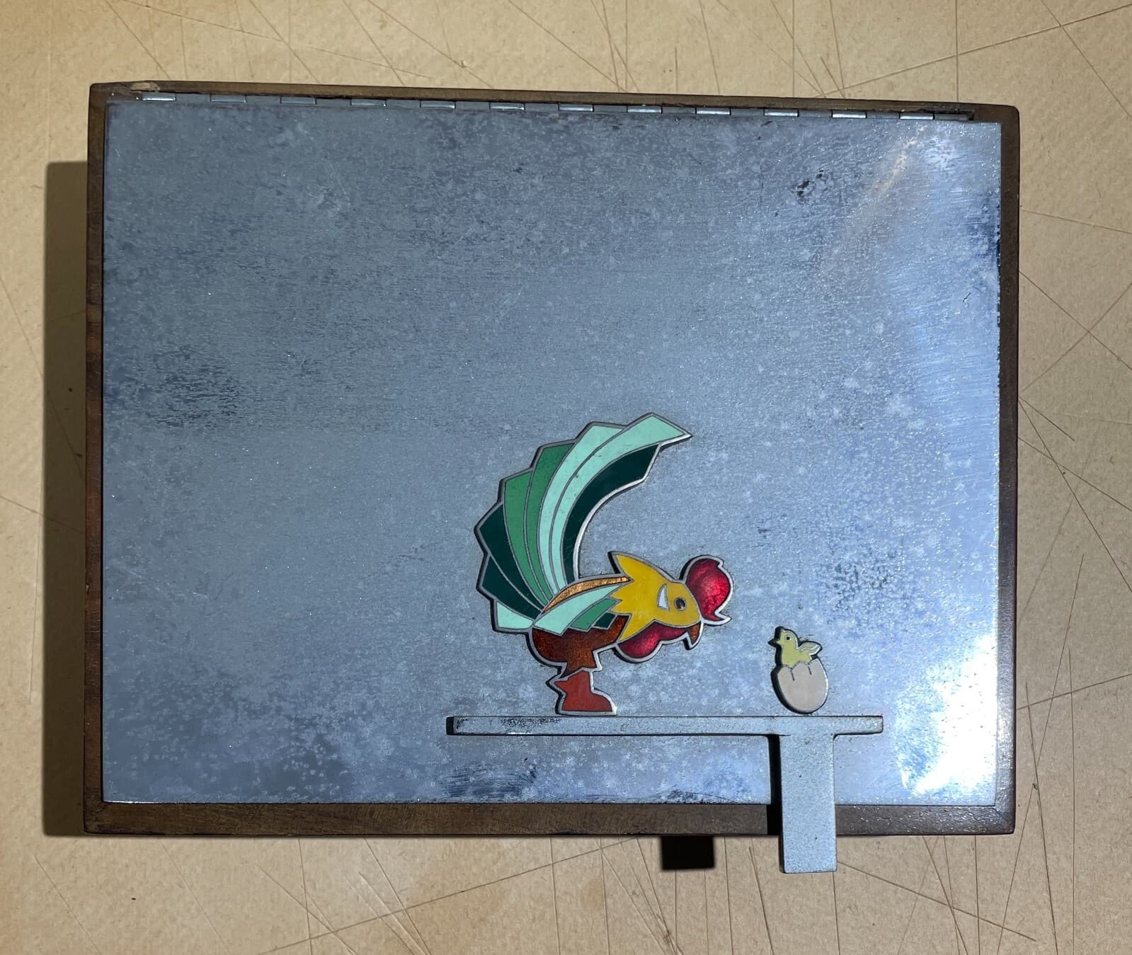 Arti Decorative Del '900: Scatola Porta Gioie Con Gallina E Pulcino