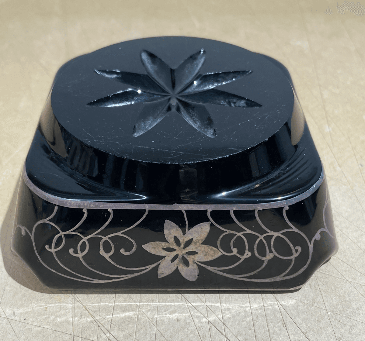 Posacenere d'Epoca In Vetro Bruno Laminato In Argento