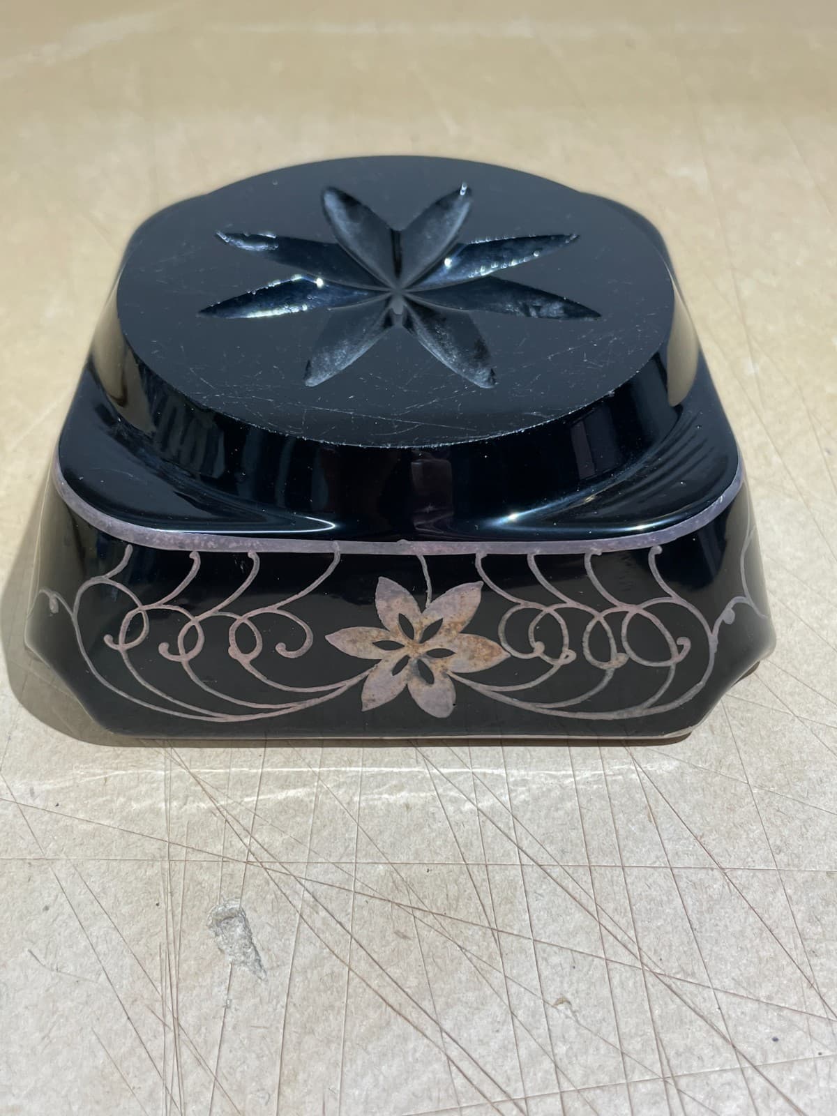 Posacenere d'Epoca In Vetro Bruno Laminato In Argento