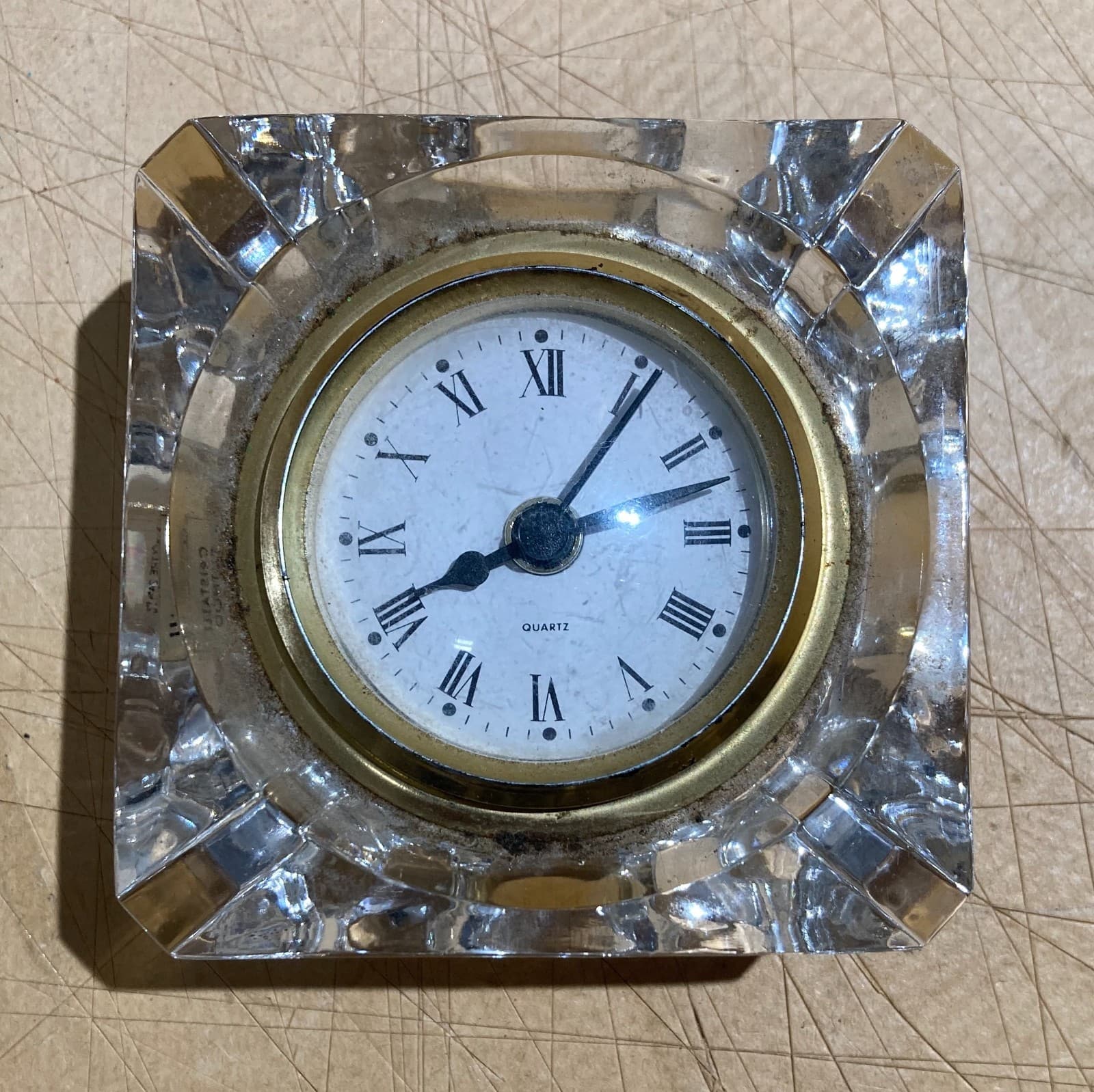 Orologio Da Tavolo In Cristallo Puthod, Design Modernariato