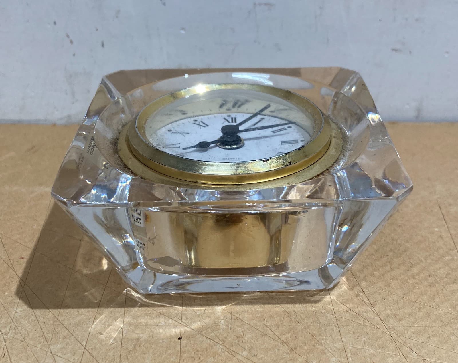 Orologio Da Tavolo In Cristallo Puthod, Design Modernariato