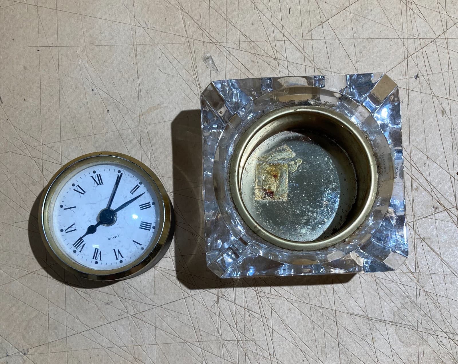 Orologio Da Tavolo In Cristallo Puthod, Design Modernariato